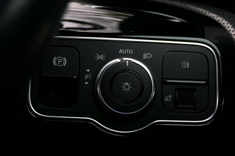 Mercedes-Benz A Class 1.3 A 200 Sport Auto 5dr 43