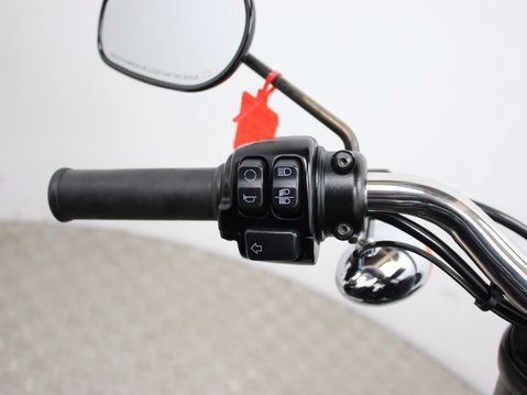 Harley-Davidson Sportster XL 1200 CX ROADSTER 17 17