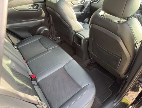 Nissan Qashqai 1.3 Qashqai Tekna DiG-T 5dr 37