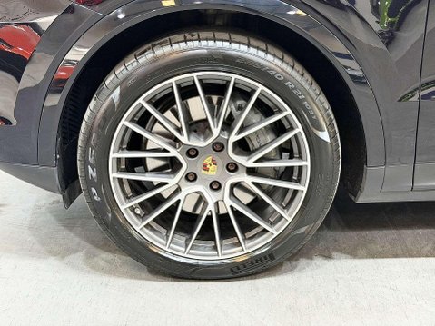Porsche Cayenne 2.9T V6 S SUV 5dr Petrol TiptronicS 4WD Euro 6 (s/s) (440 ps) 35