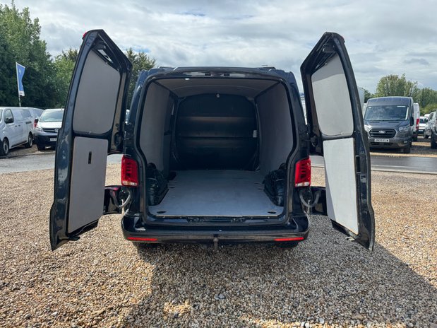 Volkswagen Transporter AUTO LWB L2H1 Highline T32 A/C Alloys Camera Tow Bar 4Motion EURO 6 NO VAT 16