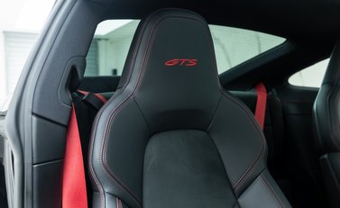 Porsche 911 Carrera GTS (992) 13
