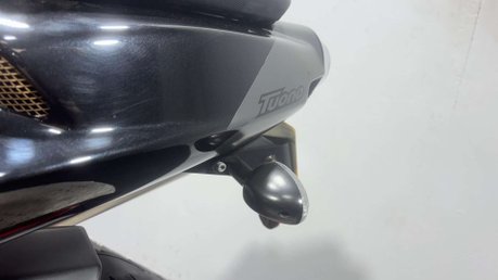 Aprilia RSV TUONO 2005 19K ICONIC STREETFIGHTER NAKED 1000CC NEW MOT 11