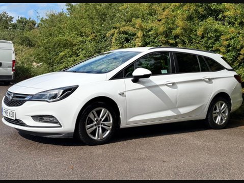 Vauxhall Astra 1.6 CDTi ecoTEC BlueInjection Design Sports Tourer Euro 6 (s/s) 5dr 3