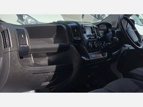 Peugeot Boxer 2.2 BlueHDi 435 Professional Panel Van 5dr Diesel Manual L4 H2 Euro 6 (s/s) 40