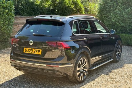 Volkswagen Tiguan R-LINE TECH TSI 4MOTION DSG 26