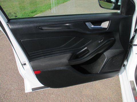 Ford Focus 1.0T EcoBoost ST-Line Euro 6 (s/s) 5dr 48