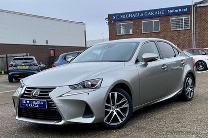 Lexus Is 2.5 IS 300h Advance CVT 4dr