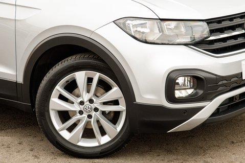 Volkswagen T-Cross SE TSI DSG 11