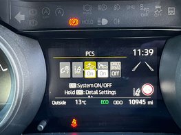 Toyota Yaris 1.5 Yaris Design HEV CVT 5dr 32