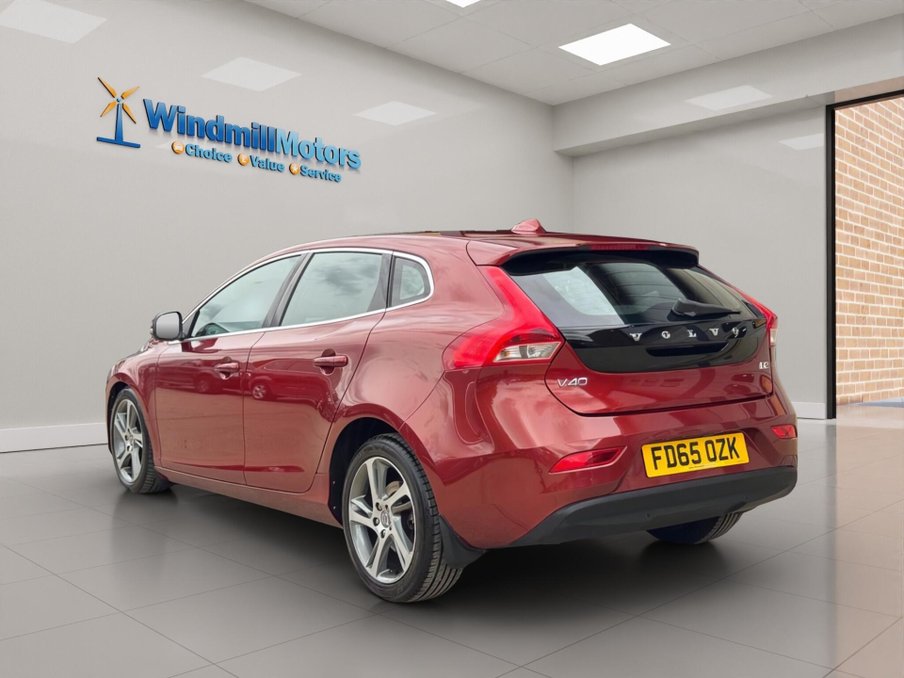 2015 Volvo V40 — image 9