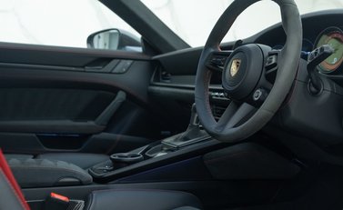 Porsche 911 GT3 (992) 13