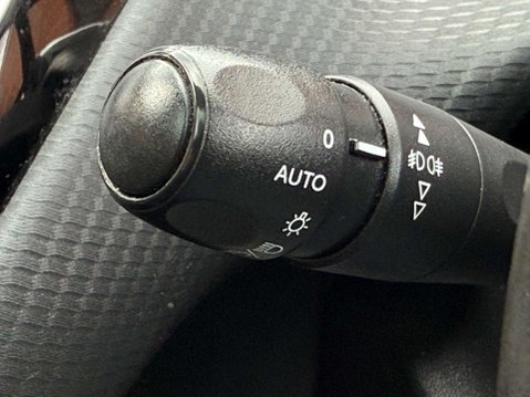 Peugeot 208 1.2 208 Allure 5dr 39