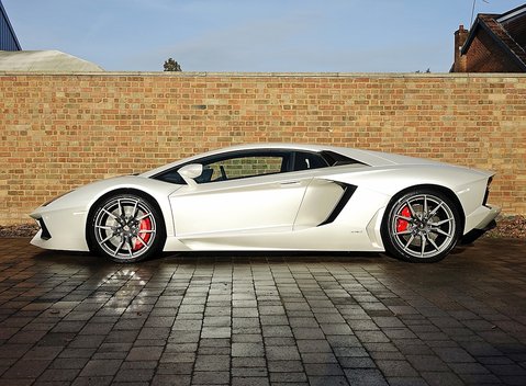 Lamborghini Aventador LP 700-4 8