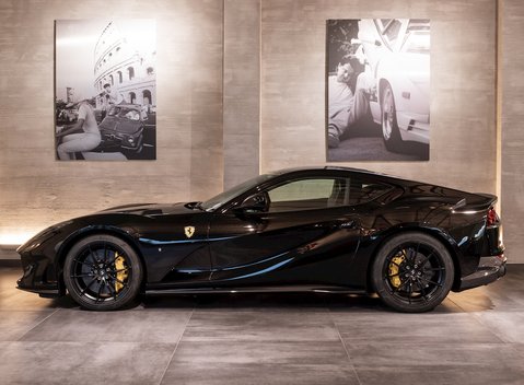 Ferrari 812 Superfast 2
