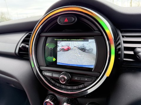 Mini Hatch 1.5 COOPER CLASSIC 14