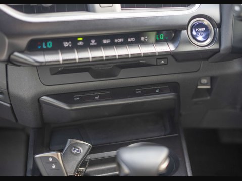 Lexus Ux 2.0 UX 250h 4x2 CVT 5dr PREMIUM SPORT EDITION 20
