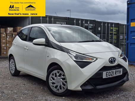 Toyota Aygo 1.0 VVT-i x-play Hatchback 5dr Petrol x-shift Euro 6 (Safety Sense) (71 ps)