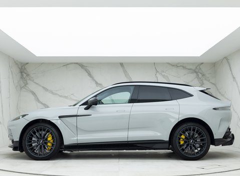 Aston Martin DBX 707 2