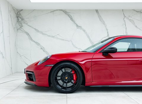 Porsche 911 Carrera 4 GTS (992) 35