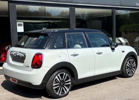 Mini Hatch Cooper 1.5 Exclusive Comfort / Navigation 5 door - SAT NAV - LIGHT LEATHER 2