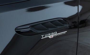 Mercedes-Benz C63 S AMG E Performance Estate Night Edition 34