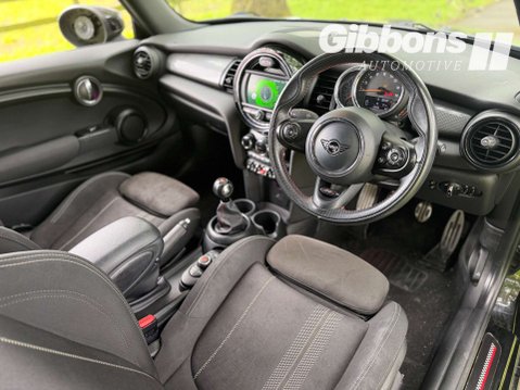 Mini Hatch 1.5 Cooper Sport 3dr 18