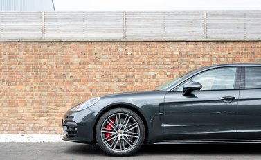 Porsche Panamera Turbo Sport Turismo 24