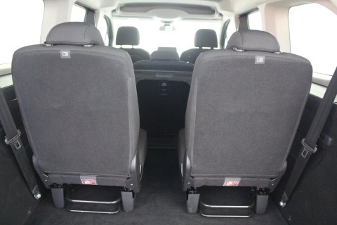 Vauxhall Combo Life 5dr 100kW Design 50kWh XL 7 Seat Electric Auto 11kW Charger 26