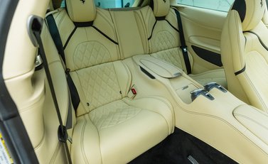 Ferrari GTC4 Lusso T 17