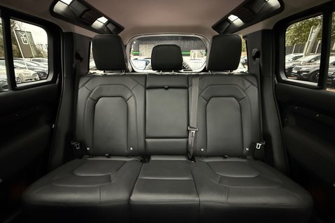 Land Rover Defender 110 110 XS EDITION D250 3.0 LITRE MHEV - BLACK PACK -SIDE STEPS -PAN ROOF  17