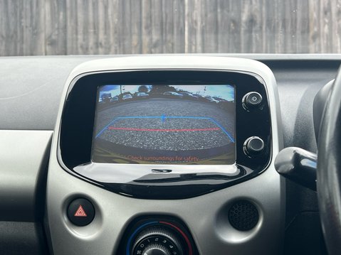 Toyota Aygo VVT-I X-PLAY X-SHIFT 25
