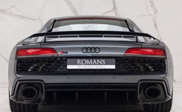 Audi R8 V10 Performance Carbon Black 5