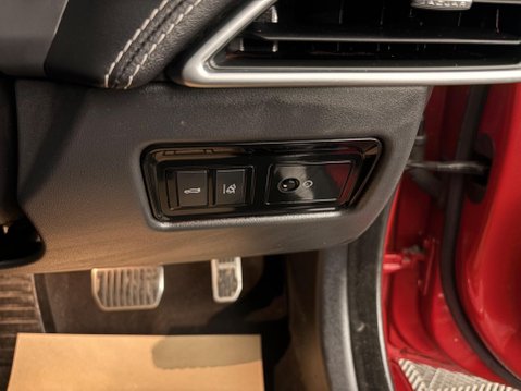 Jaguar XE 2.0i R-Sport Auto Euro 6 (s/s) 4dr 27