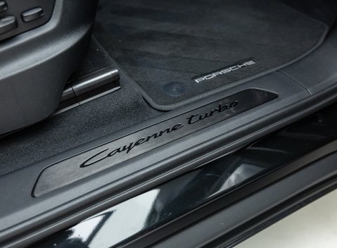 Porsche Cayenne TURBO E-HYBRID 30
