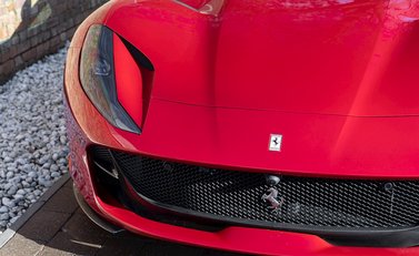 Ferrari 812 Superfast 25