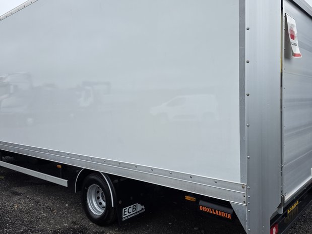 Iveco Daily DAILY 72C18 DIESEL 3.0 Business Box Van 5100 WB Hi-Matic With Tailift 3