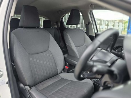 Toyota Yaris 1.5 VVT-h Design Hatchback 5dr Petrol Hybrid E-CVT Euro 6 (s/s) (116 ps) 21