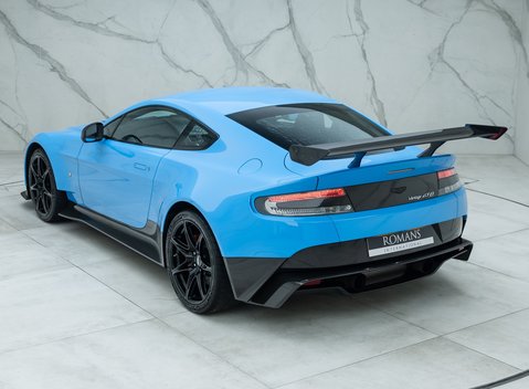 Aston Martin Vantage GT8 9