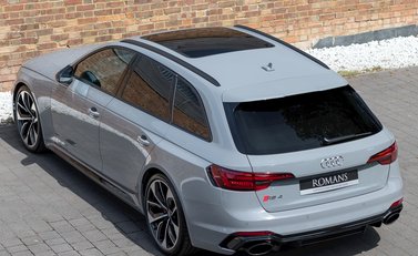 Audi RS4 Avant 9