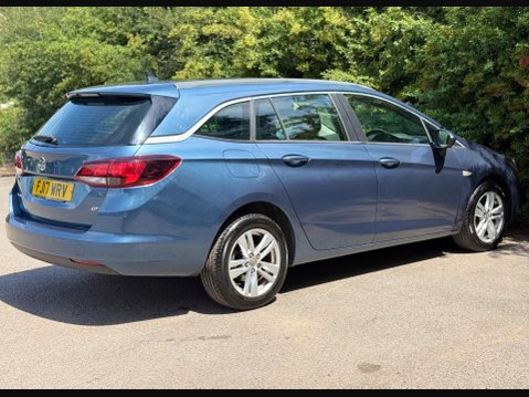 Vauxhall Astra 1.6 CDTi Tech Line Sports Tourer Euro 6 5dr 9