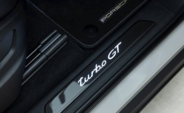 Porsche Cayenne Turbo GT 21