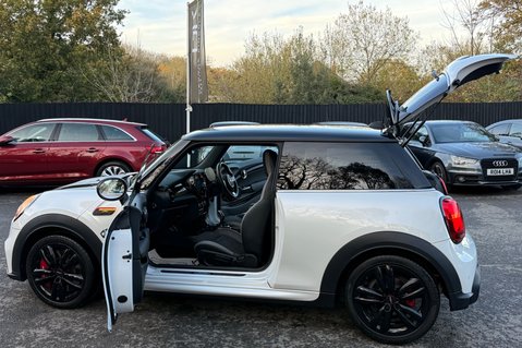 Mini Hatch JOHN COOPER WORKS - NANUQ WHITE - MINI SERVICE HISTORY 21