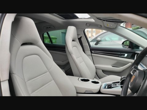 Porsche Panamera PDK 17