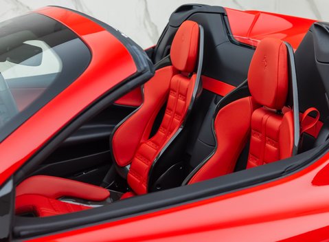 Ferrari SF90 Spider 38