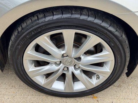 Lexus Is 2.5 300h Executive Edition E-CVT Euro 6 (s/s) 4dr 44