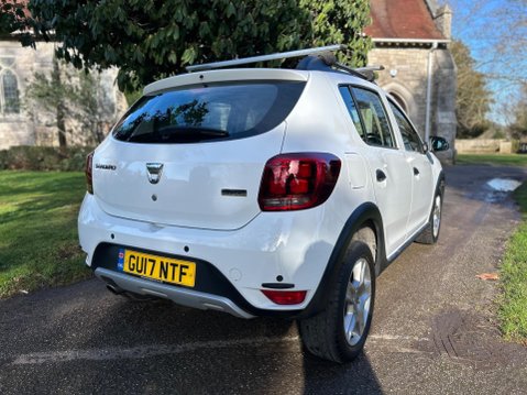 Dacia Sandero Stepway LAUREATE TCE 17