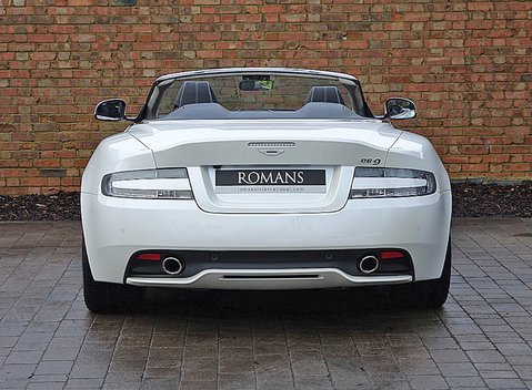 Aston Martin DB9 Volante 11