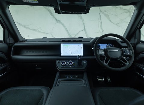 Land Rover Defender 110 V8 P525 21