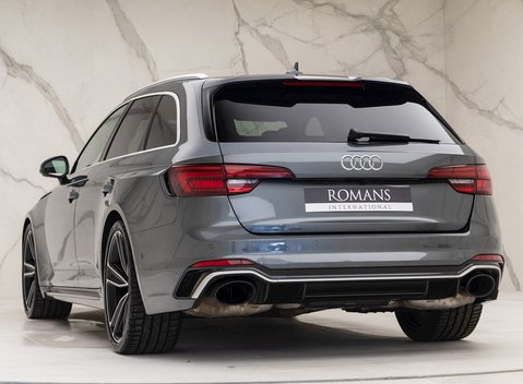 Audi RS4 Avant Carbon Edition 3